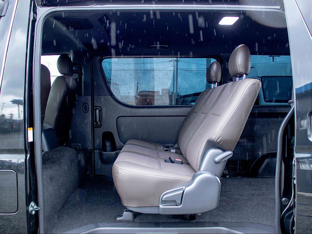 THE STANDARD.ハイエースを選ぶなら、HIACE 2nd TAKASAKI。ノーマルハイエース専門店。
