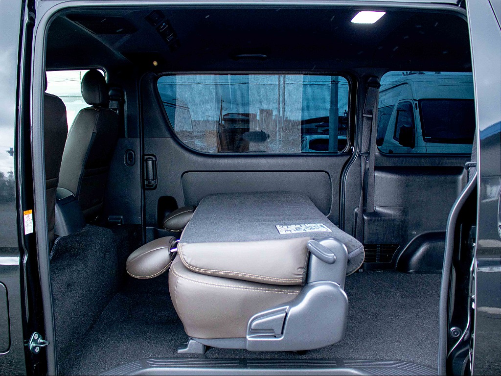 THE STANDARD.ハイエースを選ぶなら、HIACE 2nd TAKASAKI。ノーマルハイエース専門店。