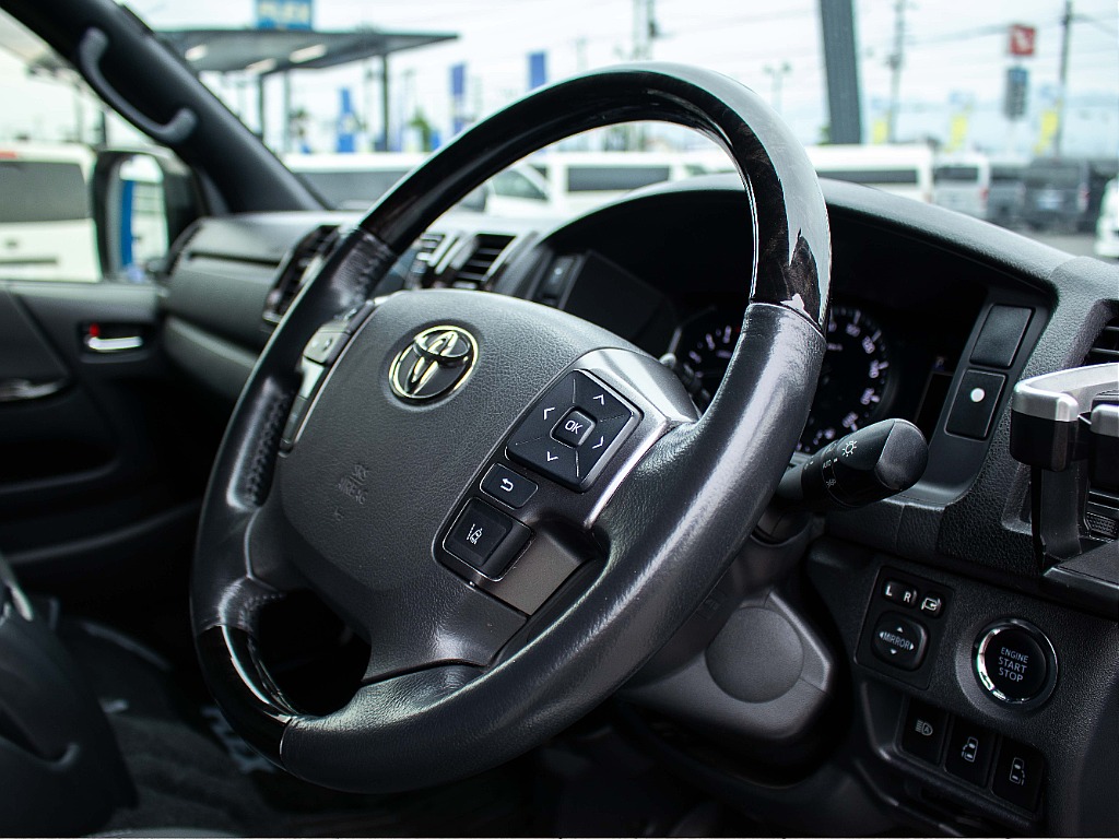 THE STANDARD.ハイエースを選ぶなら、HIACE 2nd TAKASAKI。