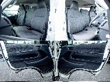 運転席、助手席 バンタイプのシート 前列3人乗れます。