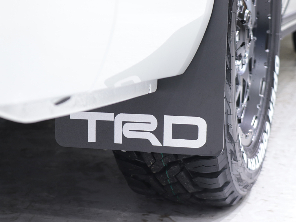 TRDマッドフラップを完備！