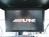 ALPINE　フリップダウンモニターついています！