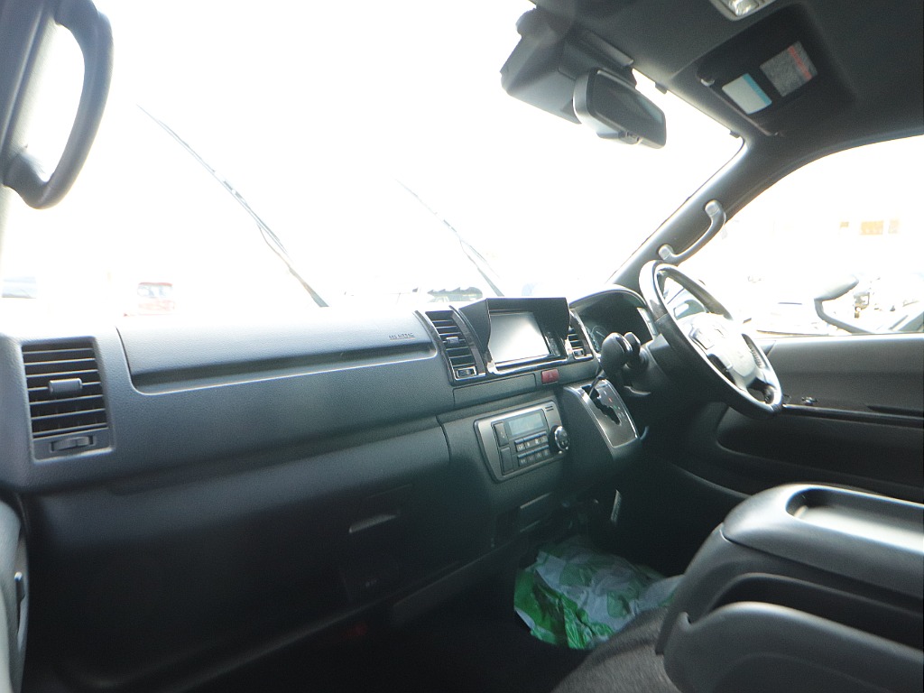 トヨタ ハイエースバン 5D2.8DTスーパーGLダークプライムⅡL 4WD 【厳選中古車】【内装架装Ver4】 北海道の詳細画像 その6