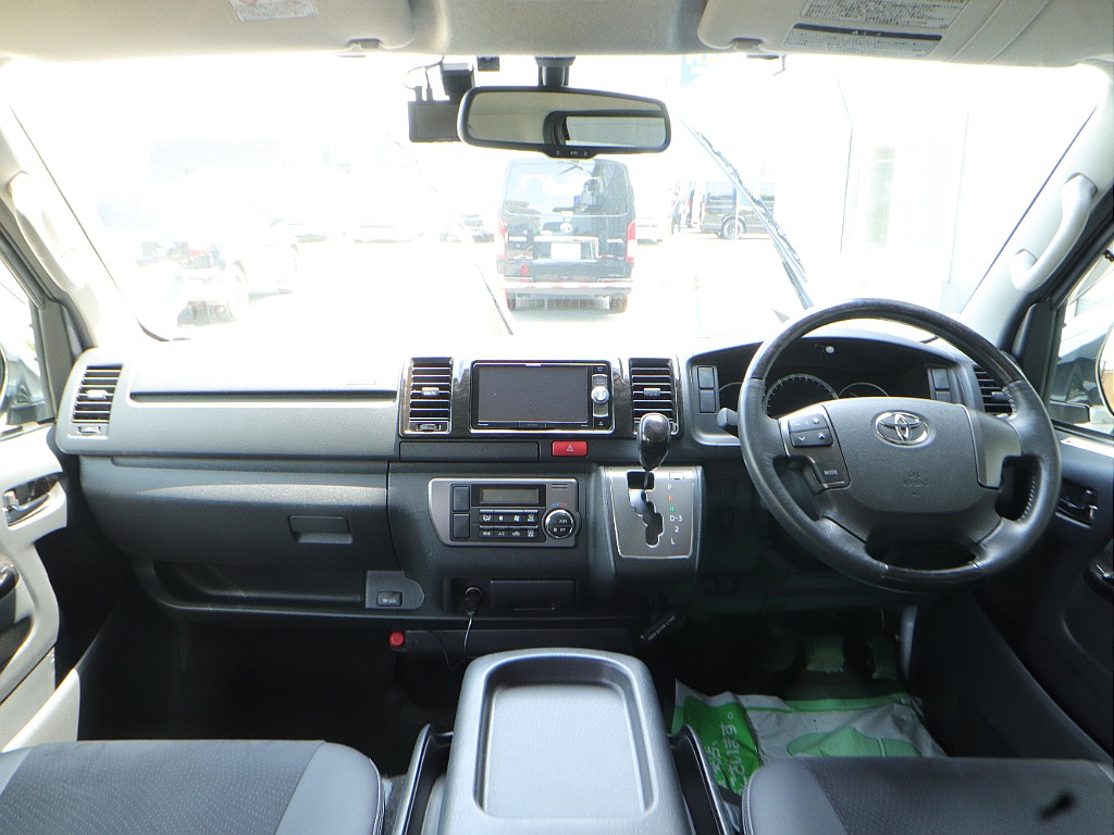 トヨタ ハイエースバン 5D3.0DTスーパーGLダークプライムL 4WD 【厳選中古車】【ベッドキット】 北海道の詳細画像 その5