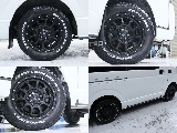 足元はナイトロパワー　M10パーシング　16インチ！
