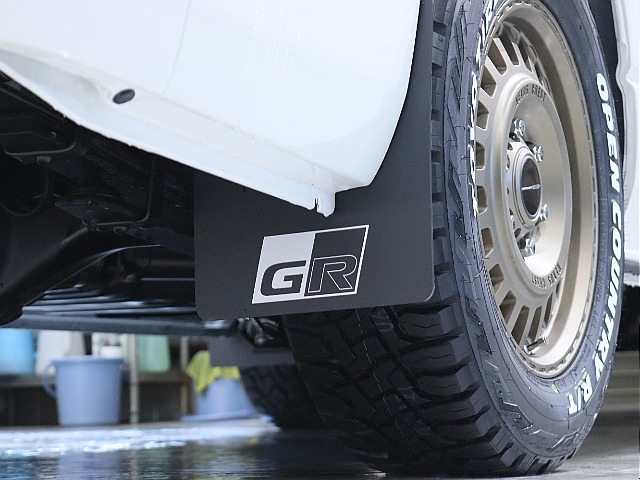 GRマッドフラップも装備されております！