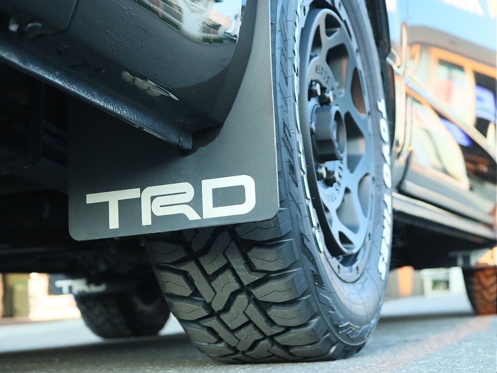TRDマッドフラップも装備されております！