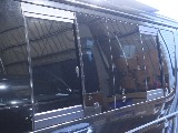小窓２枚装備されております♪
