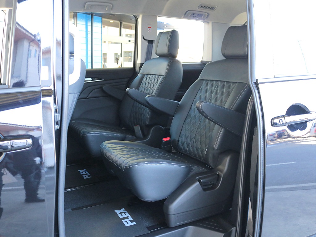 前後スライド可能