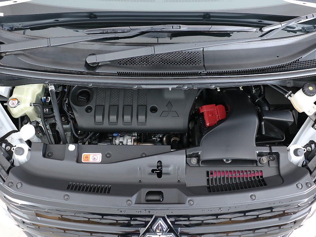 2.2Lのディーゼルターボエンジン！パワーと燃費性能申し分ないです！