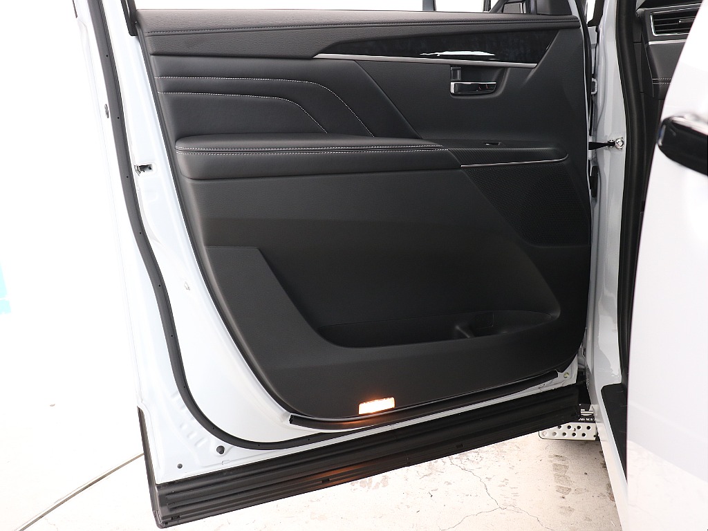 助手席ドアトリム！