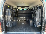 後席を跳ね上げパネルを取り外せば大容量の荷室空間に早変わり！