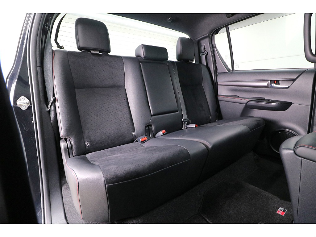 後部座席になります☆