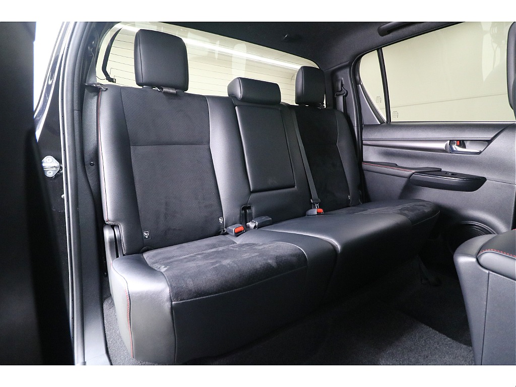 後部座席になります☆