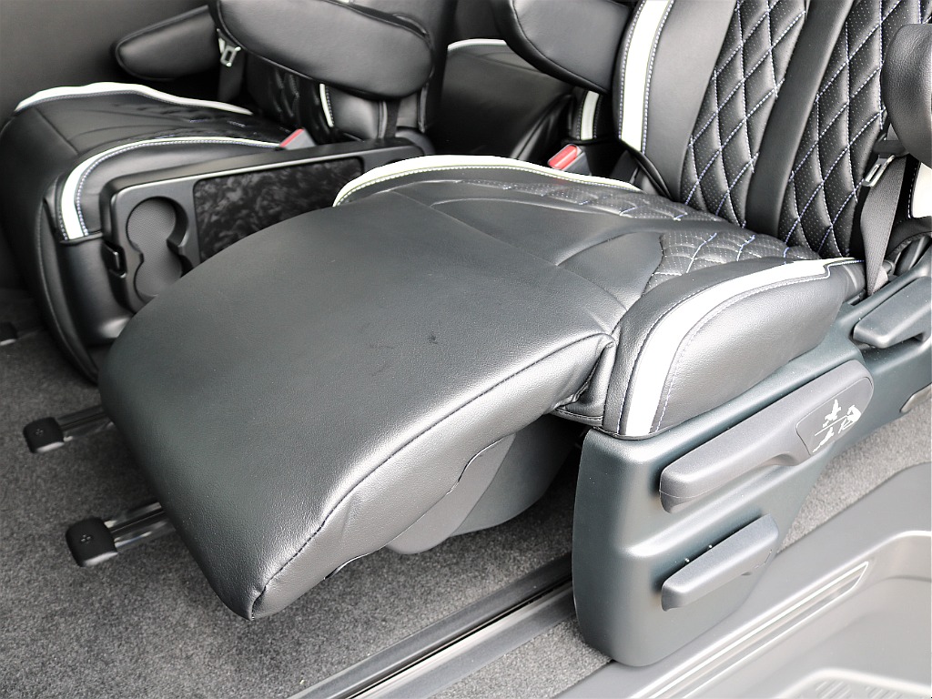 オットマンも標準装備！