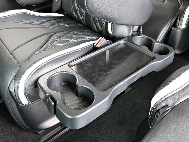 カップホルダーも完備です！