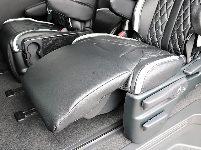 オットマンも装備されております！