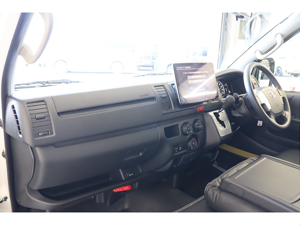 トヨタ ハイエースバン(28枚目)