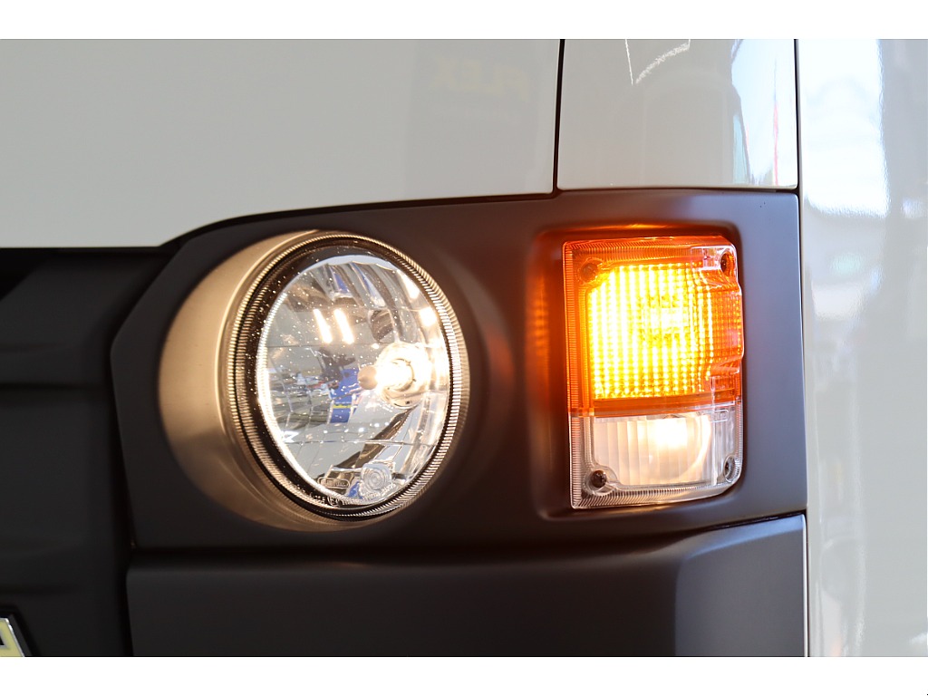 トヨタ ハイエースバン(36枚目)