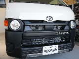 新車ハイエースＶ人気のＤＸロングＲＥクラシック丸目ライトフェイチェンジ済み！オリジナルフロントバンパーオリジナル１６インチアルミオリジナルオーバーフェンダーリア全面床張り施工オリジナルベットＫＩＴ装備