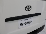 新車ハイエースＶ人気のＤＸロングＲＥクラシック丸目ライトフェイチェンジ済み！オリジナルフロントバンパーオリジナル１６インチアルミオリジナルオーバーフェンダーリア全面床張り施工オリジナルベットＫＩＴ装備