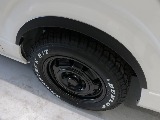 新車ハイエースＶ人気のＤＸロングＲＥクラシック丸目ライトフェイチェンジ済み！オリジナルフロントバンパーオリジナル１６インチアルミオリジナルオーバーフェンダーリア全面床張り施工オリジナルベットＫＩＴ装備