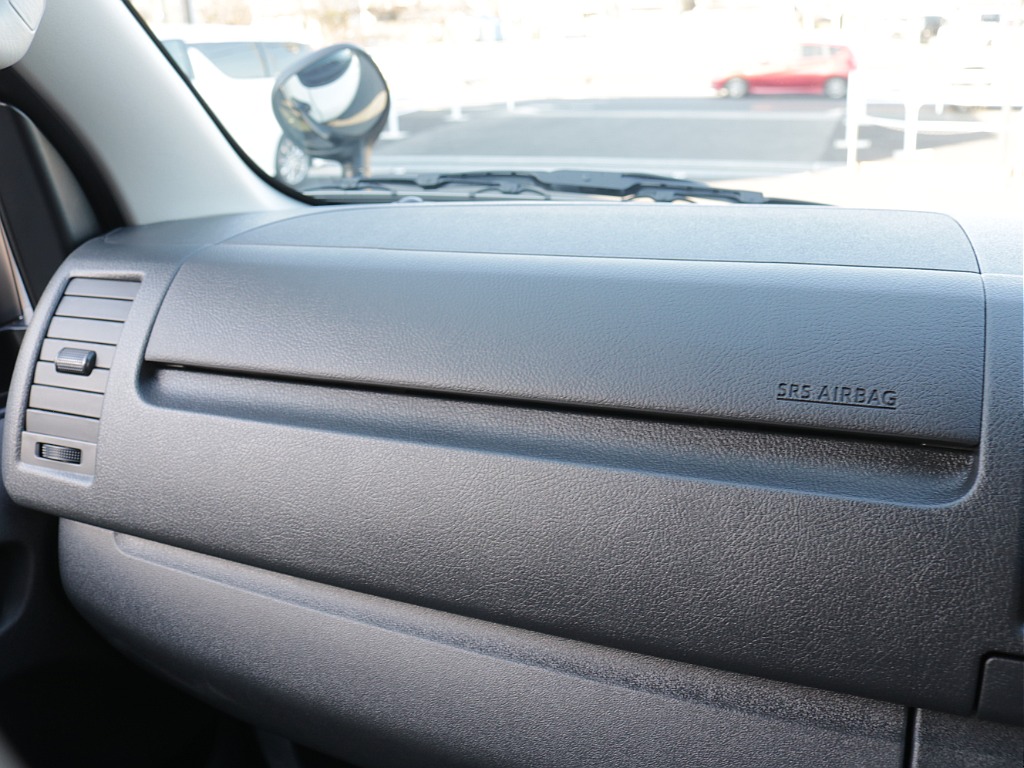 新車ハイエースＶ人気のＤＸロングＲＥクラシック丸目ライトフェイチェンジ済み！オリジナルフロントバンパーオリジナル１６インチアルミオリジナルオーバーフェンダーリア全面床張り施工オリジナルベットＫＩＴ装備