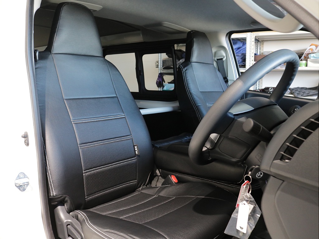 新車ハイエースＶ人気のＤＸロングＲＥクラシック丸目ライトフェイチェンジ済み！オリジナルフロントバンパーオリジナル１６インチアルミオリジナルオーバーフェンダーリア全面床張り施工オリジナルベットＫＩＴ装備