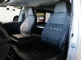 新車ハイエースＶ人気のＤＸロングＲＥクラシック丸目ライトフェイチェンジ済み！オリジナルフロントバンパーオリジナル１６インチアルミオリジナルオーバーフェンダーリア全面床張り施工オリジナルベットＫＩＴ装備