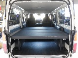 新車ハイエースＶ人気のＤＸロングＲＥクラシック丸目ライトフェイチェンジ済み！オリジナルフロントバンパーオリジナル１６インチアルミオリジナルオーバーフェンダーリア全面床張り施工オリジナルベットＫＩＴ装備
