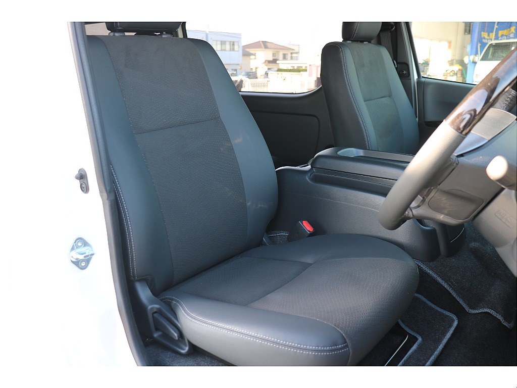 ダークプライムⅡ専用ハーフレザーシート！