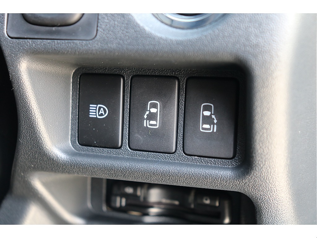 両側パワースライドドア！