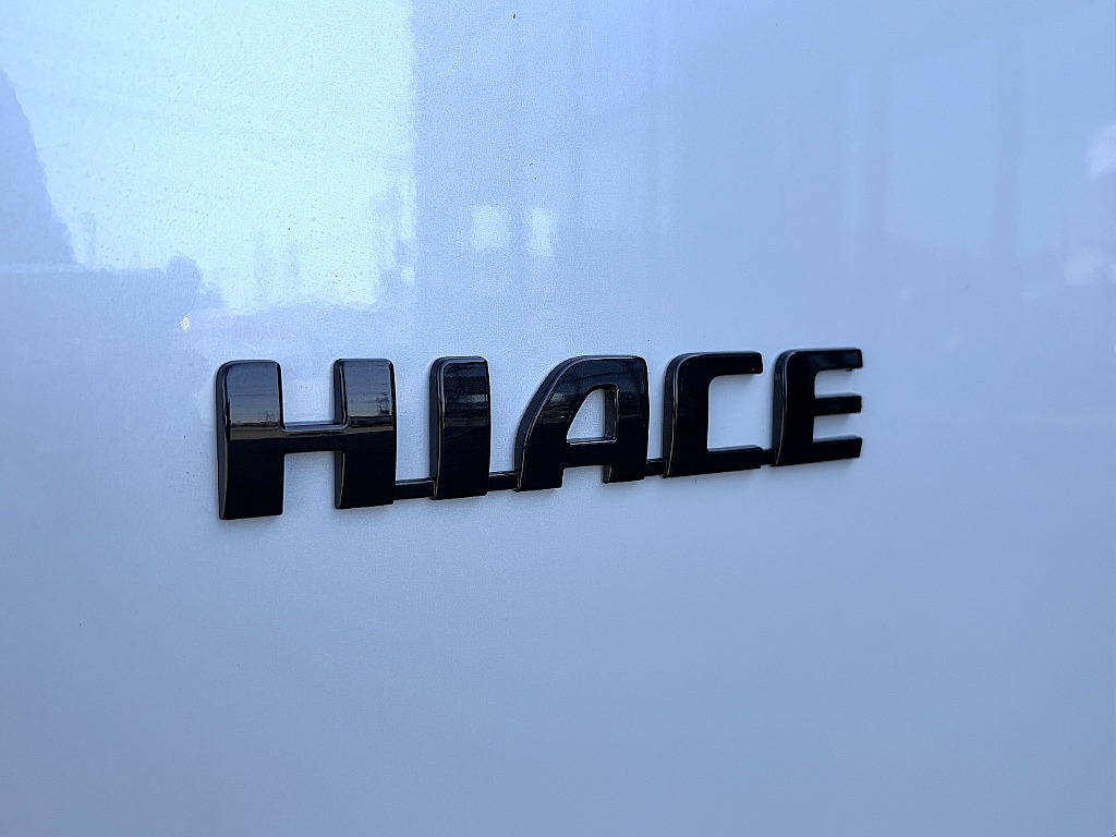 トヨタ ハイエースバン(13枚目)