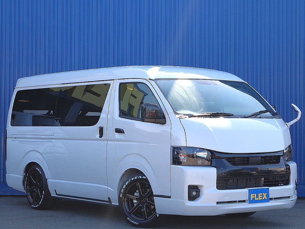トヨタ ハイエースバン(3枚目)