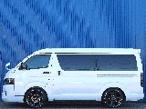 トヨタ ハイエースバン(4枚目)