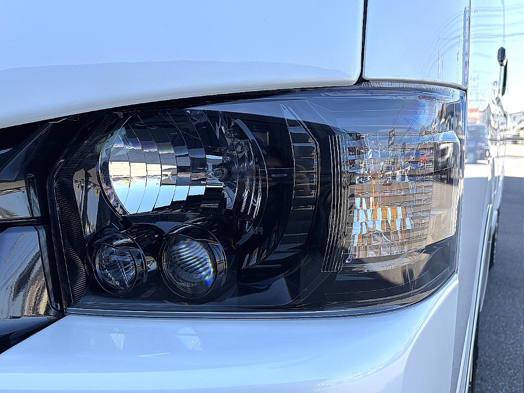 トヨタ ハイエースバン(7枚目)