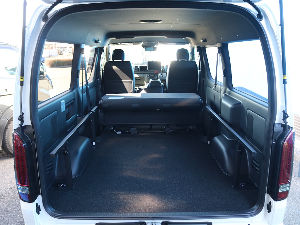 長物や高さのある荷物も積むことが出来る為、様々なシーン大活躍する事が出来ます！