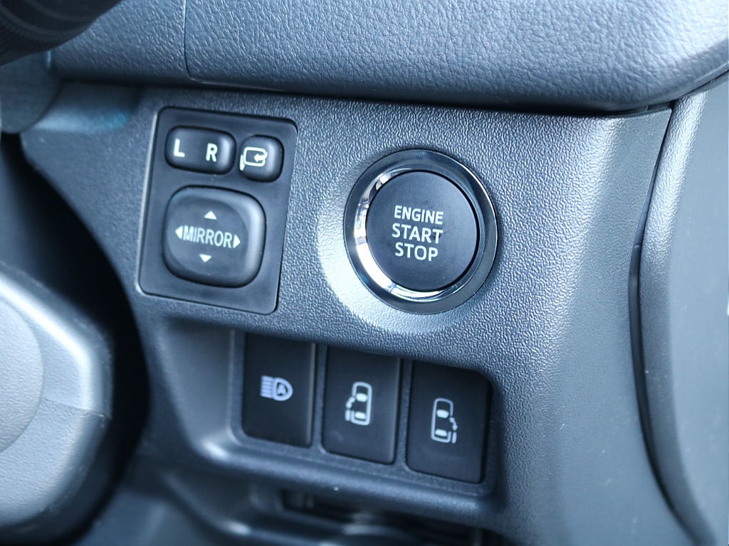 ＦＬＥＸグループは「すべての人に愛車を」をコンセプトに車種別に全国展開中！愛車と一緒に、ライフスタイルを充実させてもらいたいという思いで、ランクル仙台泉店では皆様のご要望になんでもお応えします♪