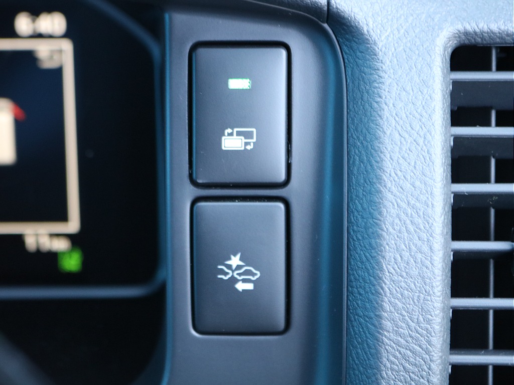 ＦＬＥＸグループは「すべての人に愛車を」をコンセプトに車種別に全国展開中！愛車と一緒に、ライフスタイルを充実させてもらいたいという思いで、ランクル仙台泉店では皆様のご要望になんでもお応えします♪