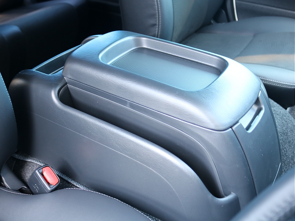 ＦＬＥＸグループは「すべての人に愛車を」をコンセプトに車種別に全国展開中！愛車と一緒に、ライフスタイルを充実させてもらいたいという思いで、ランクル仙台泉店では皆様のご要望になんでもお応えします♪