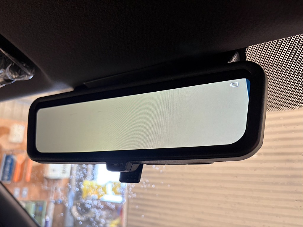 デジタルインナーミラー付き！