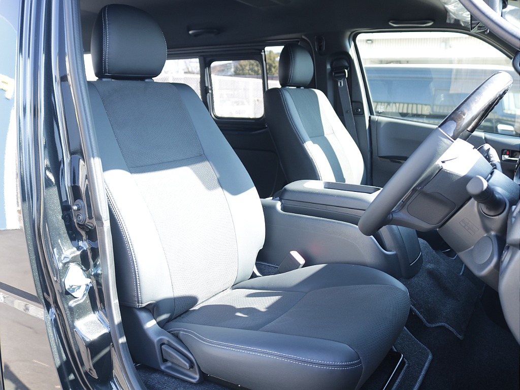 ダークプライム２専用ハーフレザーシートですので高級感があります♪