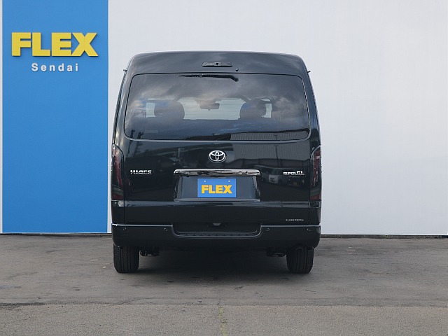 リアスポイラーなど使いカスタムもお任せ下さい！