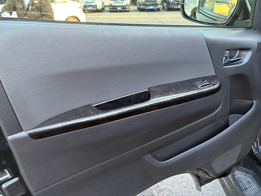 ドアトリムの状態も大変綺麗です♪