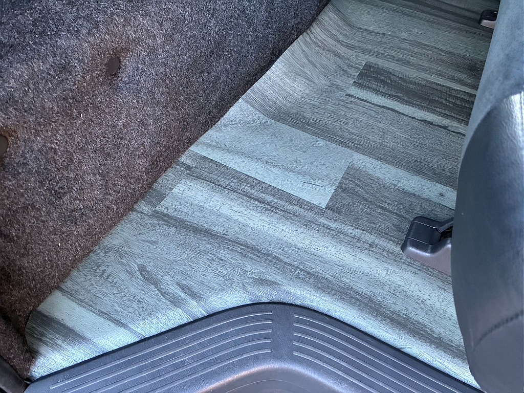 フローリングも施工されております♪