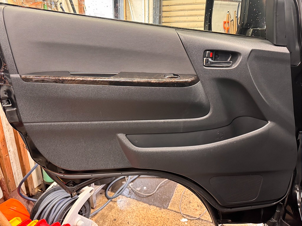 トリムも大変綺麗な状態が保たれております！