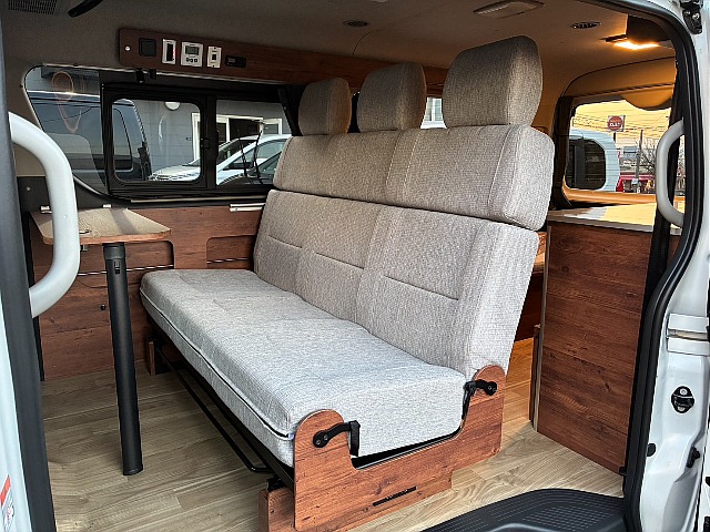 3名掛けFASPシートを搭載！