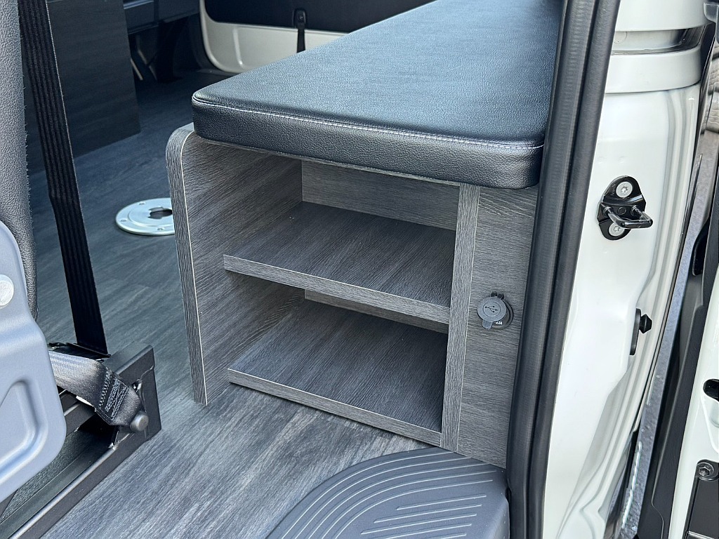 リアにはUSBソケットも完備！