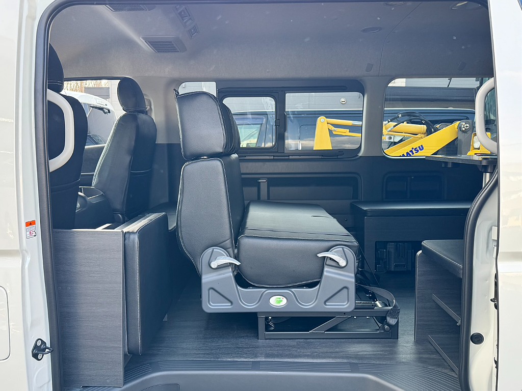 トヨタ&nbsp;ハイエース&nbsp;ワゴン2.7GLロング ミドルルーフ 4WD&nbsp;【necross】【オフロード】&nbsp;北海道の詳細画像&nbsp;その14