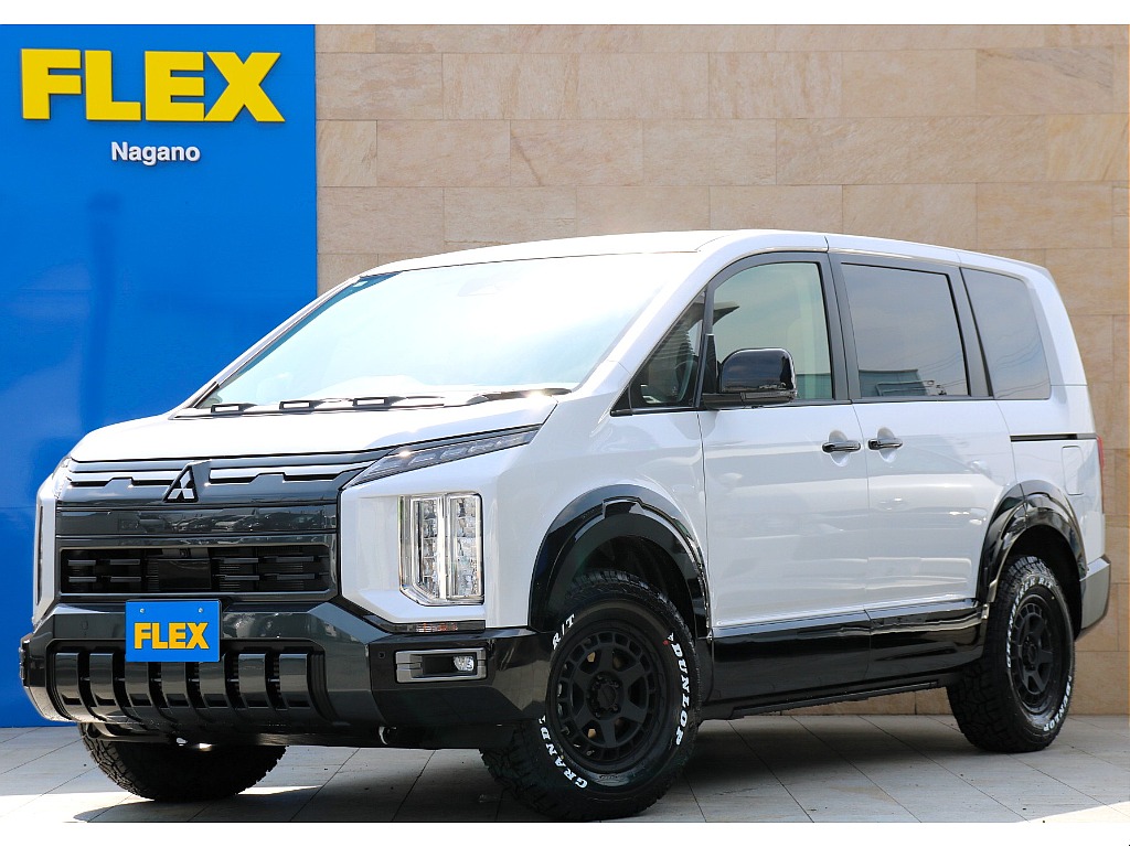 ハイエース長野店までお問合せお待ちしております！ R8デリカD5ディーゼルターボ4WD！ BIG-Xナビ、フリップダウンモニター付きのお得な登録済未使用車！